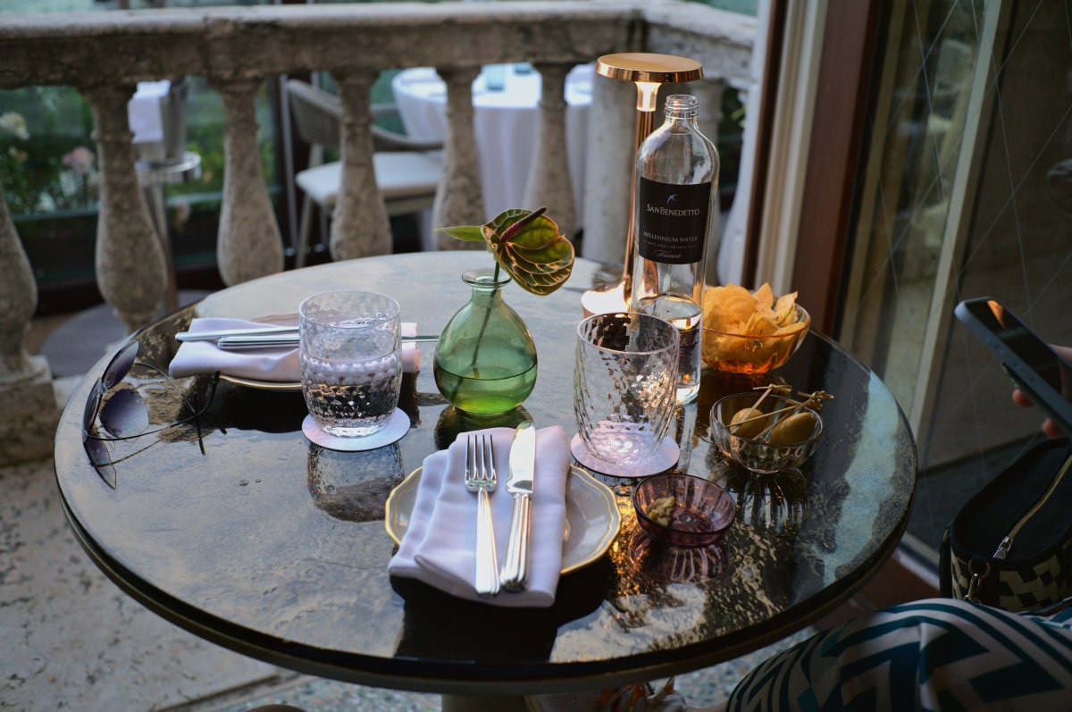 Venetian café table setting